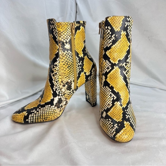 ALDO Aurellane Faux Snakeskin Pattern Yellow Black Booties Womens Size Size 9 - Picture 7 of 9